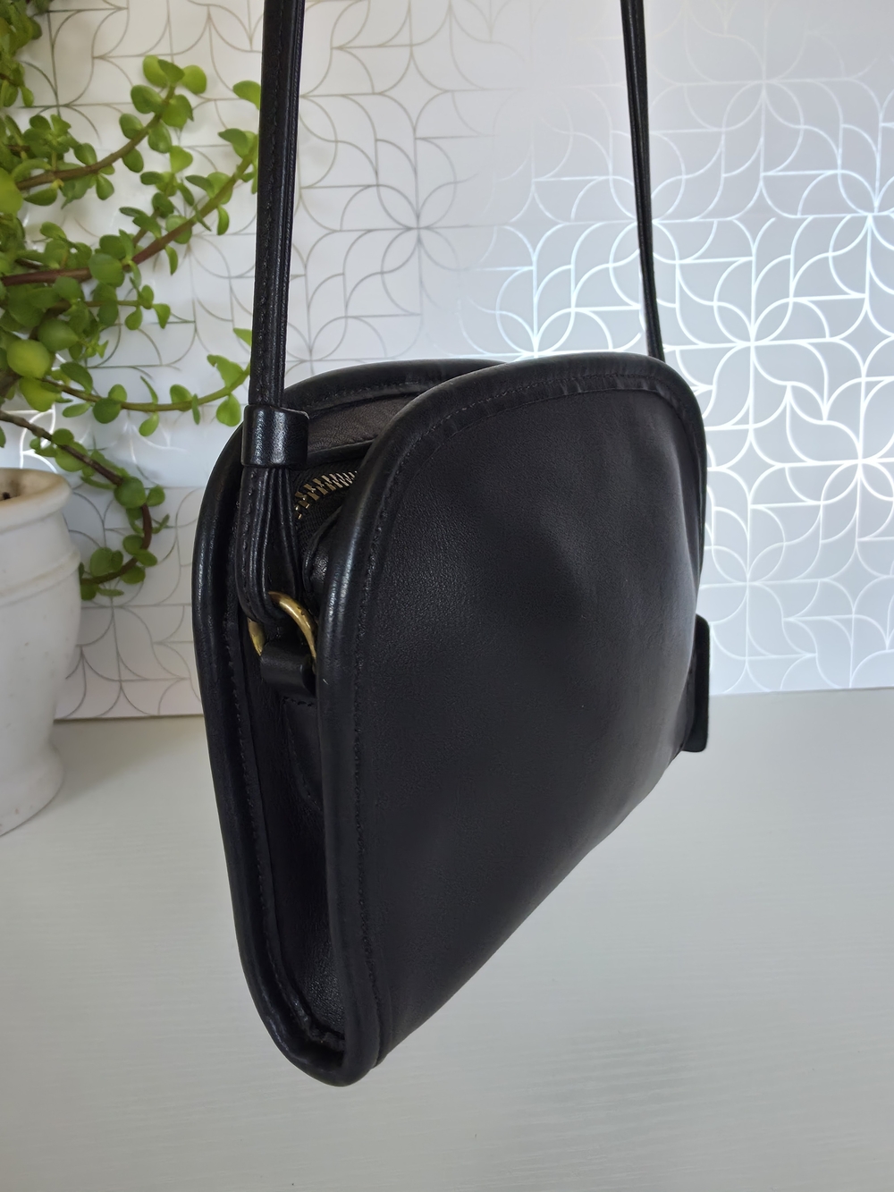 vintage Coach Metropolis Zip Mini Bag with Gold Hardware - Picture 4 of 13